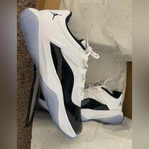 Jordan 11 CMFT low Concord size 10.5 New whit box